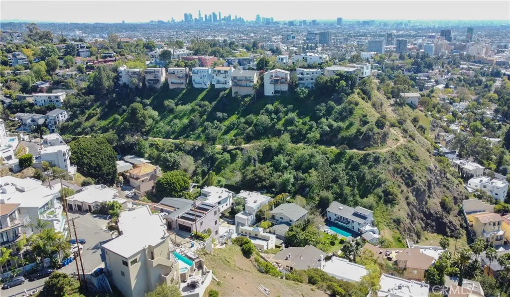 Additional image 3 of 2411 N Georgius Way, Los Angeles, CA 90068