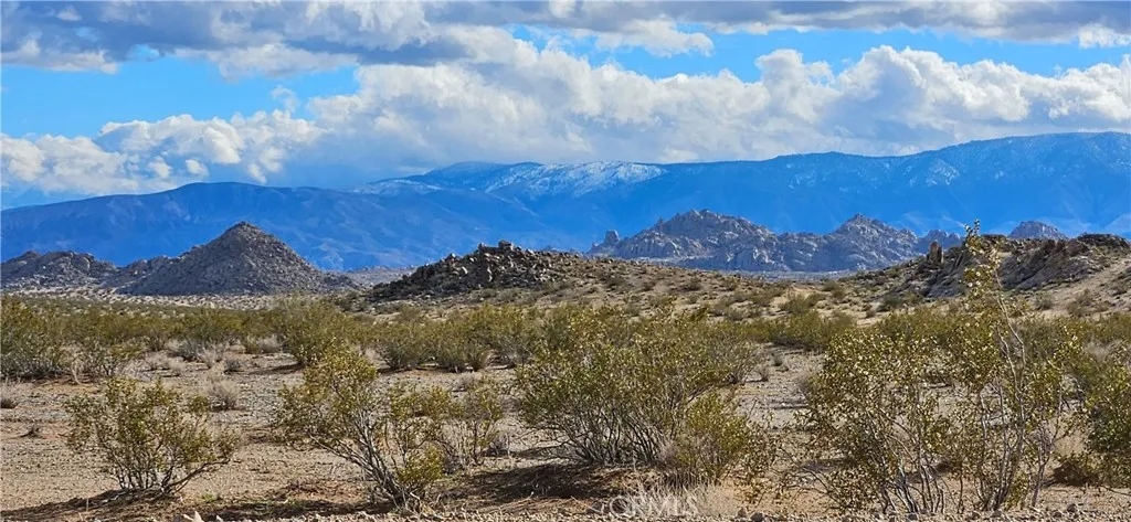 Additional image 2 of 800 Jackmani Avenue, Lucerne Valley, CA 92356