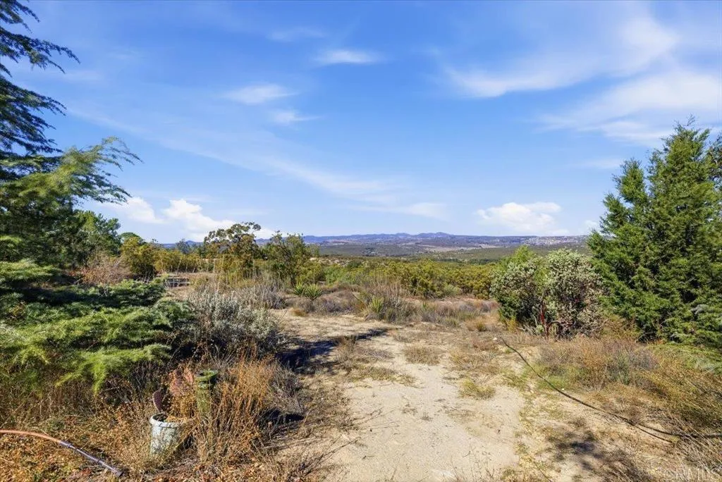 Additional image 36 of 1496 Vista De La Sierra, Boulevard, CA 91905