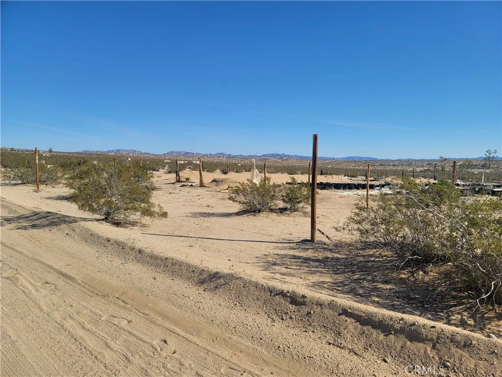 Additional image 9 of 2255 Shooting Star, 29 Palms, CA 92277