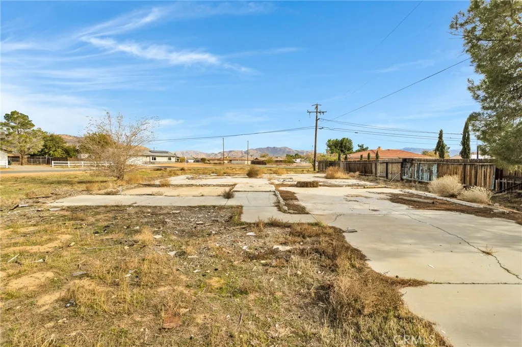 Additional image 13 of 16693 Navajo Rd, Apple Valley, CA 92307