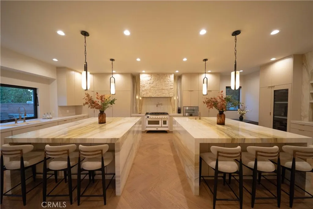 Additional image 101 of 17437 Oak Creek Court, Encino, CA 91316