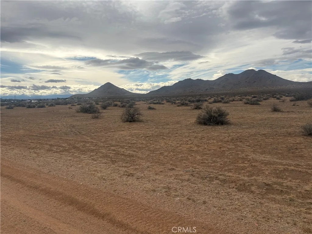 Additional image 3 of Comanche, Apple Valley, CA 92307