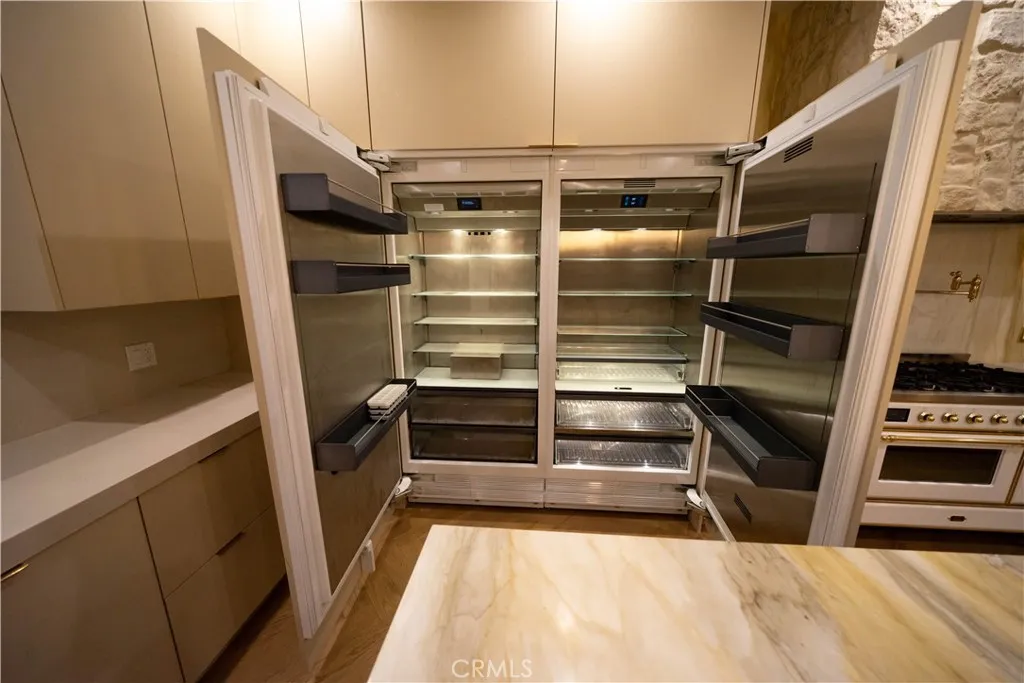 Additional image 111 of 17437 Oak Creek Court, Encino, CA 91316