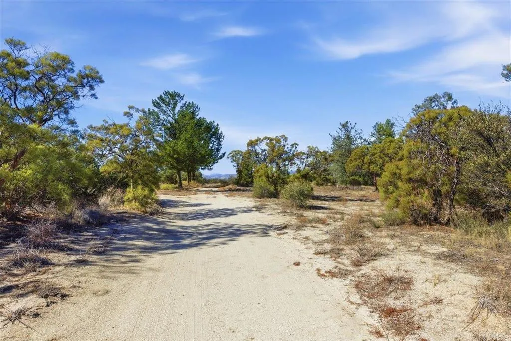 Additional image 112 of 1496 Vista De La Sierra, Boulevard, CA 91905