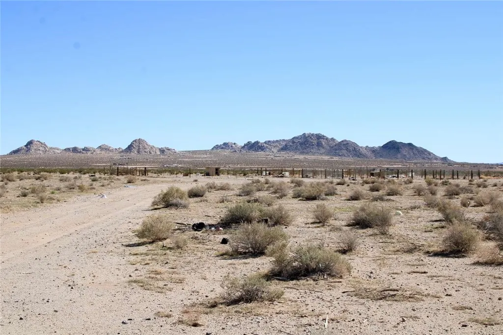 Additional image 12 of 35999 Granite Road, Lucerne Valley, CA 92356