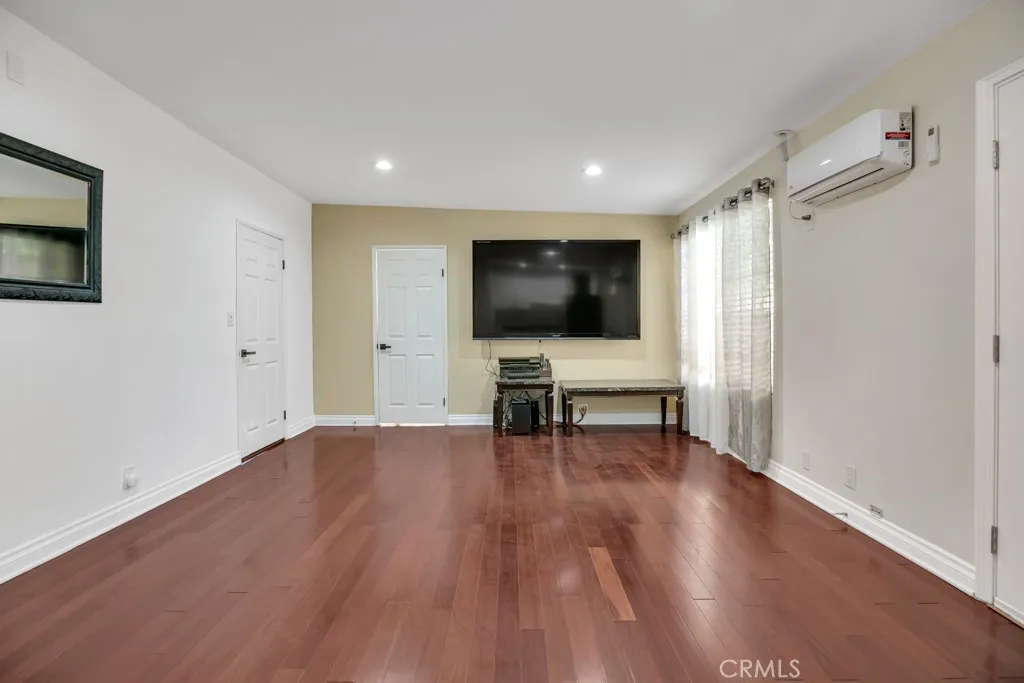 Additional image 43 of 5719 Beckford, Tarzana, CA 91356