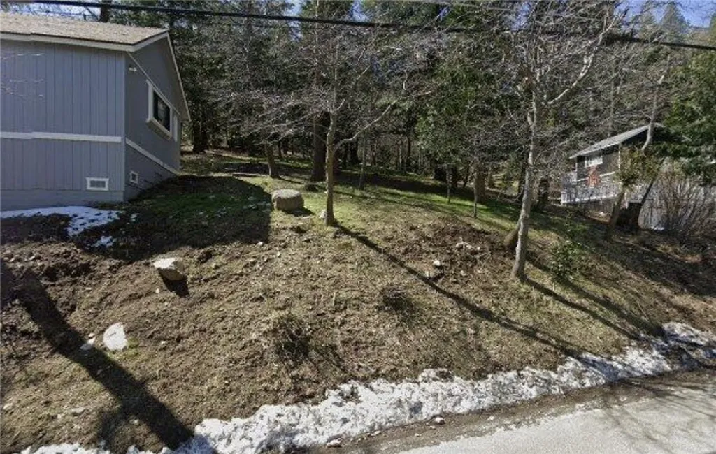 22043 Crest Forest Dr, Cedarpines Park, CA 92322