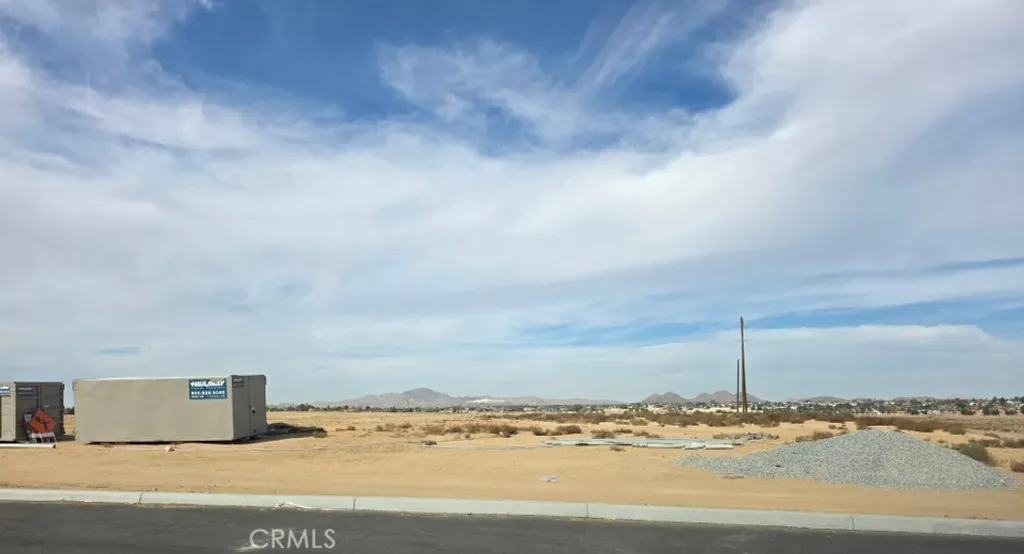 Bear Valley Road, Apple Valley, CA 92308