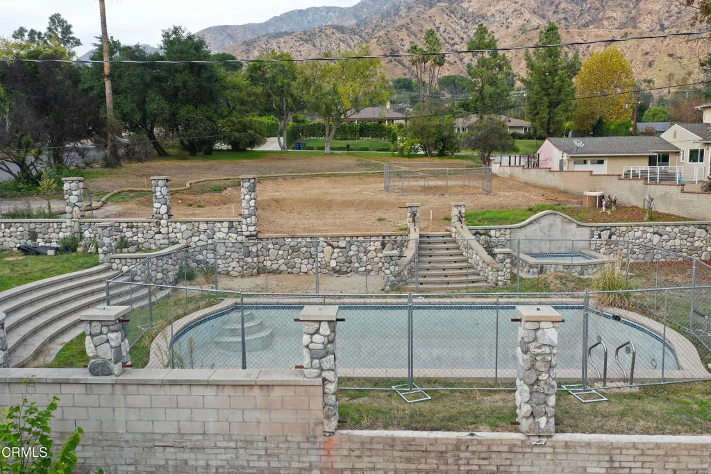 Additional image 11 of 1808 E Altadena Drive, Altadena, CA 91001