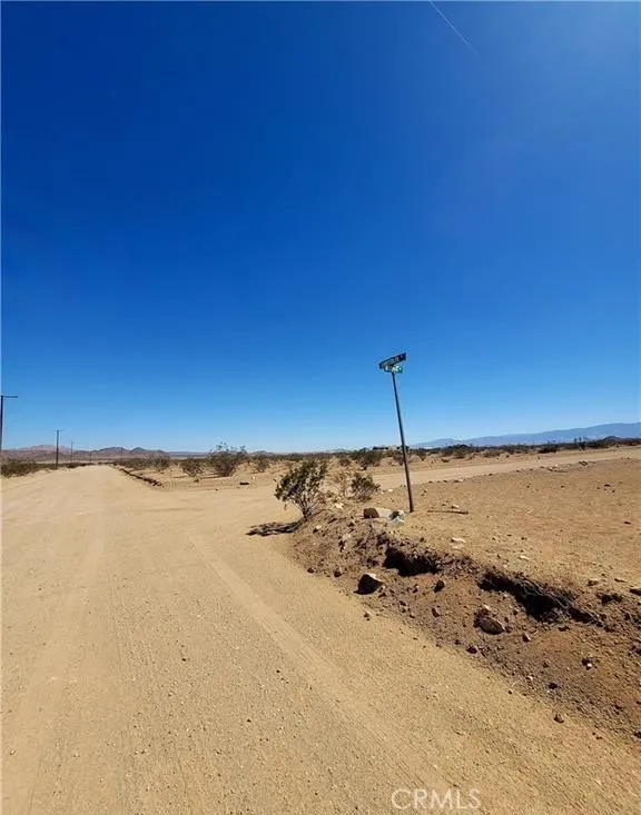 Additional image 6 of 800 Chrysolite Street, Lucerne Valley, CA 92356