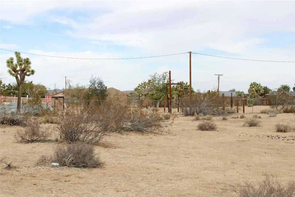 Additional image 11 of 45907 Anita Avenue, Yucca Valley, CA 92284