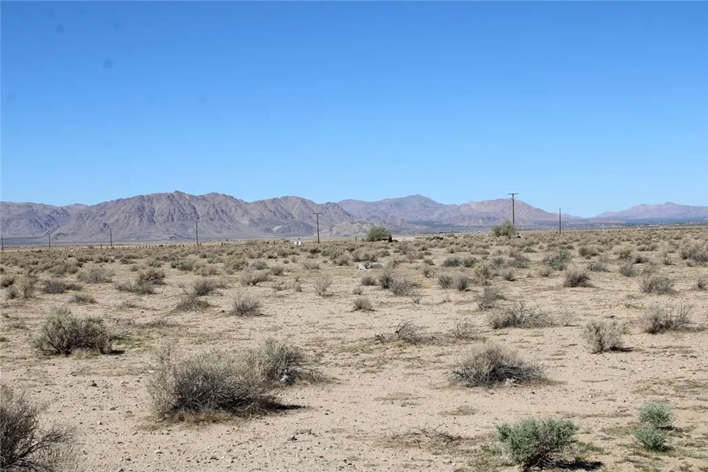 Additional image 11 of 35999 Granite Road, Lucerne Valley, CA 92356