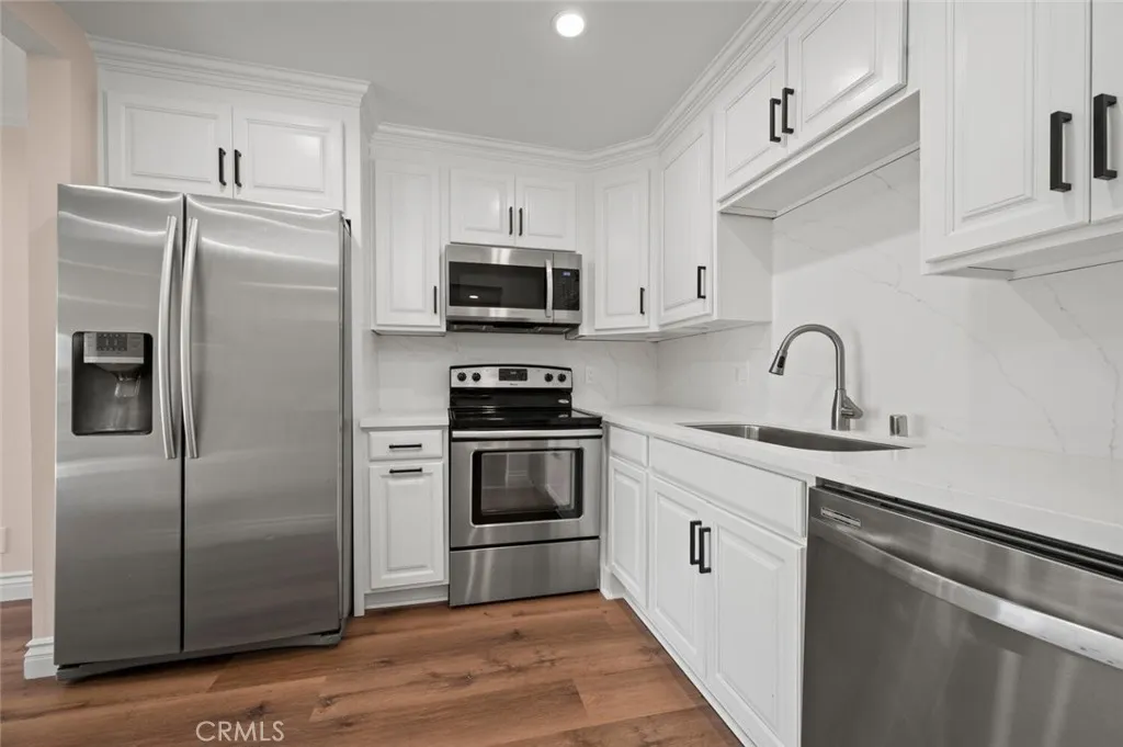 Additional image 17 of 300 Cagney Lane Unit 102, Newport Beach, CA 92663