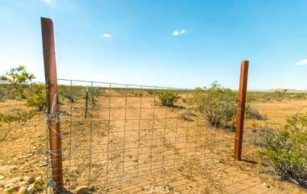 Additional image 3 of 10 171st E, Palmdale, CA 93591