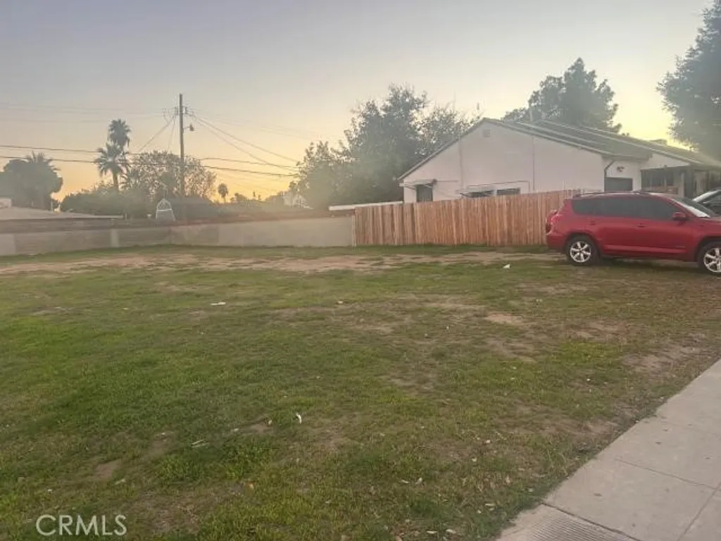 Primary image of 1442 E Shields Ave, Fresno, CA 93704