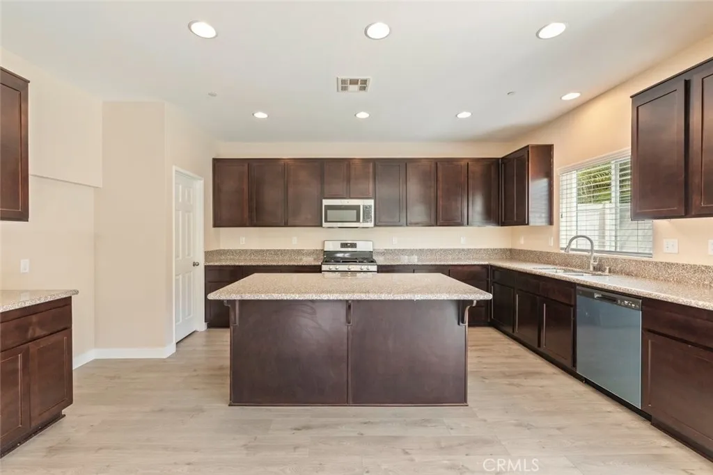 Additional image 15 of 35135 Sorrel Ln, Lake Elsinore, CA 92532