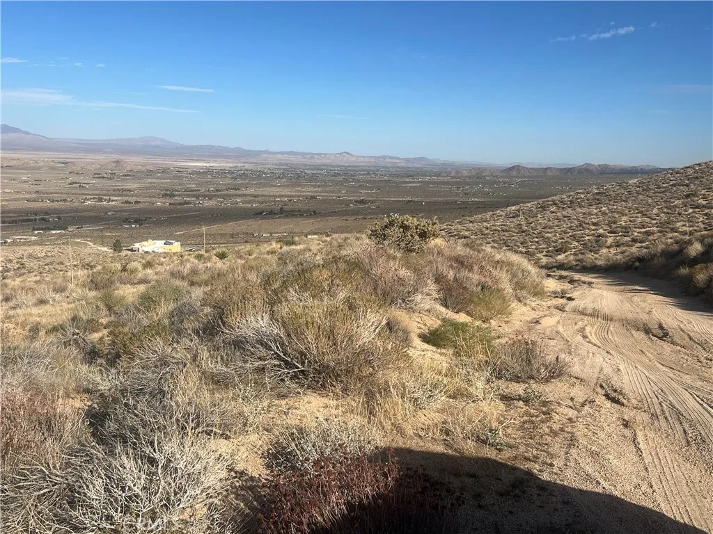 Additional image 12 of 28138 Oriole St, Lucerne Valley, CA 92356