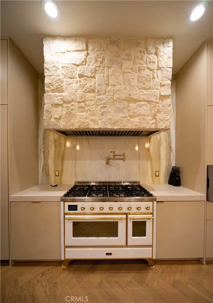 Additional image 103 of 17437 Oak Creek Court, Encino, CA 91316