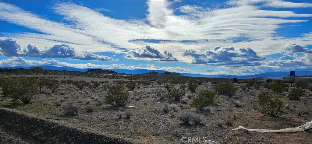 Property image for 800 Jackmani Avenue, Lucerne Valley, CA 92356