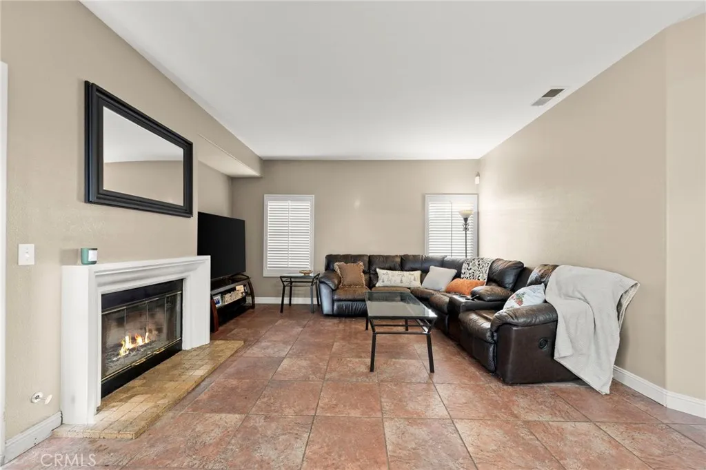 Additional image 16 of 4060 N Flame Tree Ave, Rialto, CA 92377