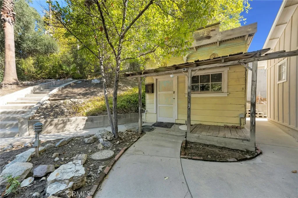 Property image for 20555 Dumont Street, Woodland Hills, CA 91364