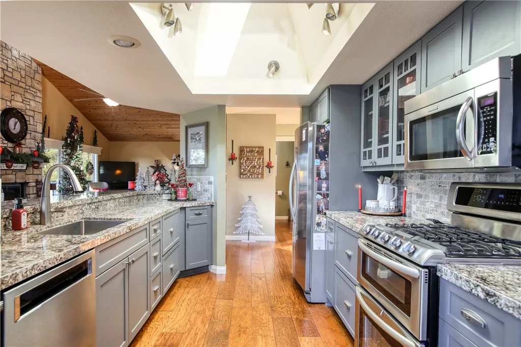 Additional image 10 of 583 Plymouth Street, Cambria, CA 93428