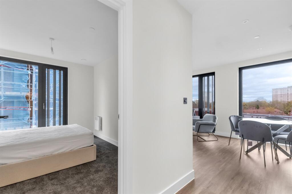 Additional image 6 of Belmont Wharf, Glasswater Locks, B4