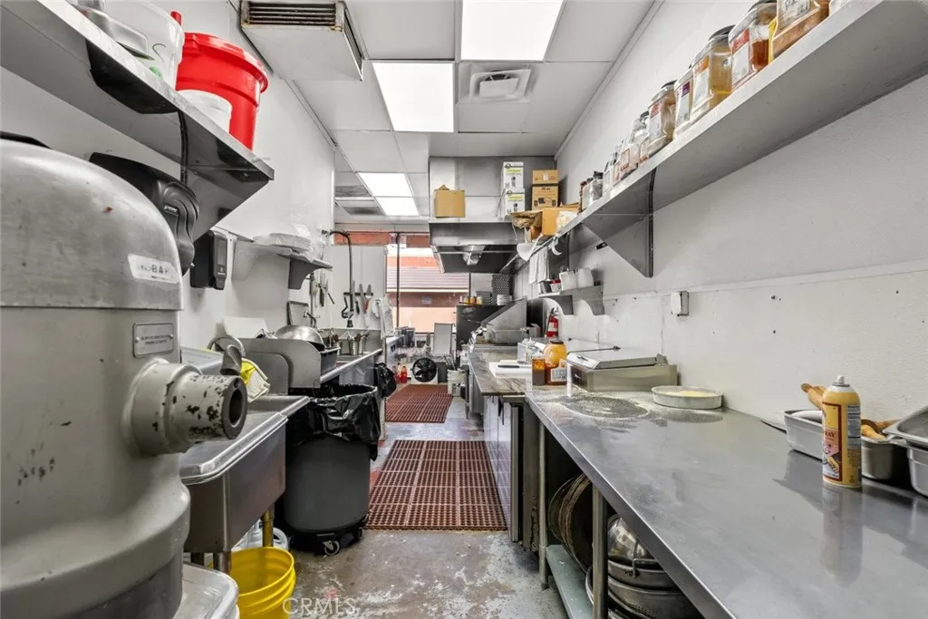 Additional image 28 of 101 N Victory Boulevard Unit E, Los Angeles, CA 91502