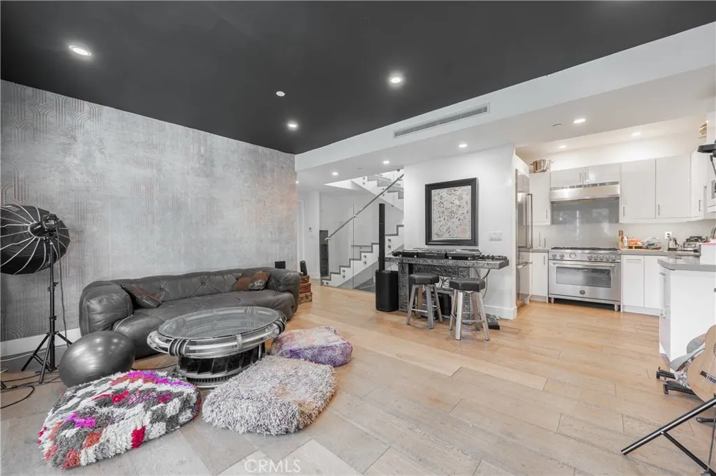 Additional image 7 of 2239 Laurel Canyon Blvd, Los Angeles, CA 90046