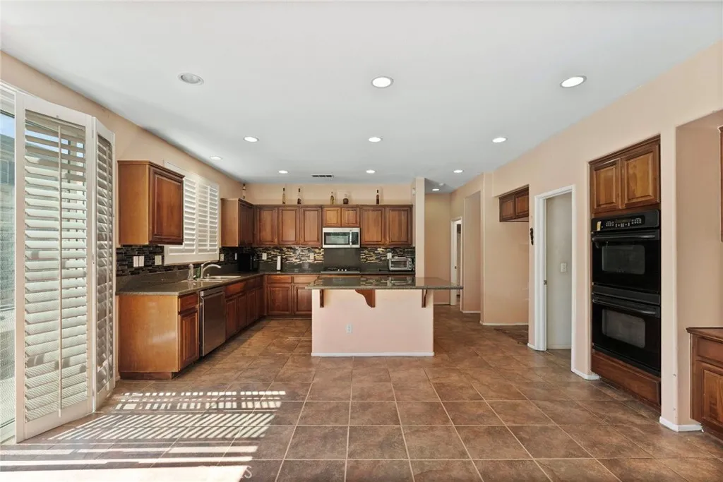 Additional image 10 of 2300 Camellia Street, Palmdale, CA 93551