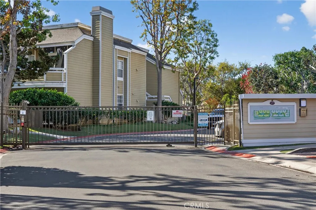 Additional image 3 of 3740 S Bear St, Santa Ana, CA 92704