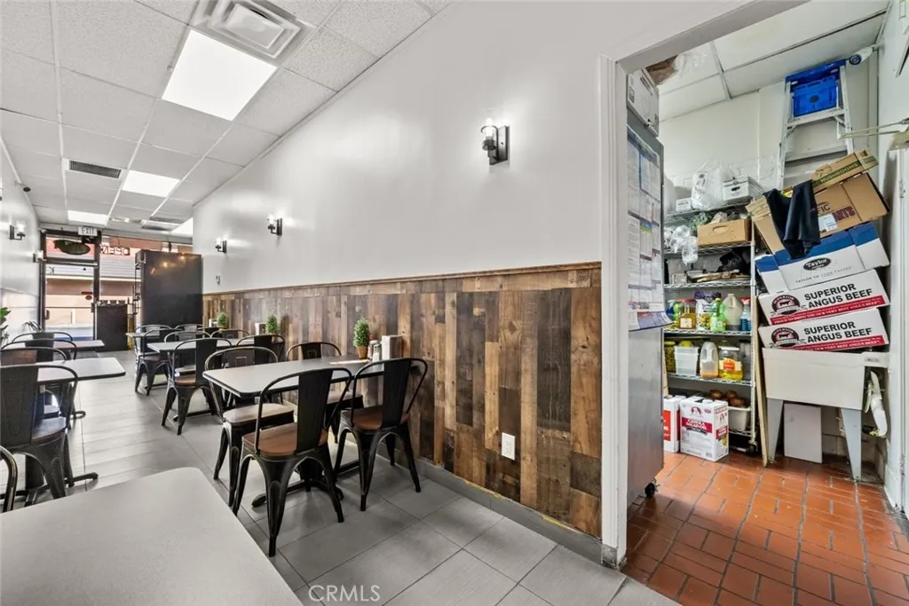 Additional image 55 of 101 N Victory Boulevard Unit E, Los Angeles, CA 91502