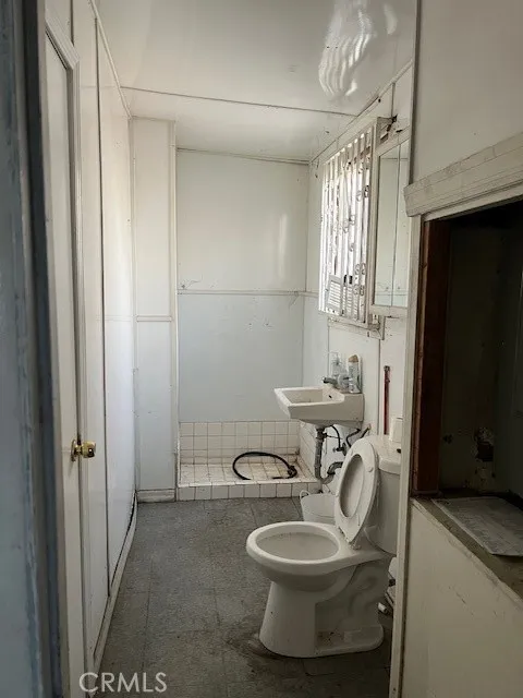 Additional image 15 of 1724 W 2nd St, Santa Ana, CA 92703