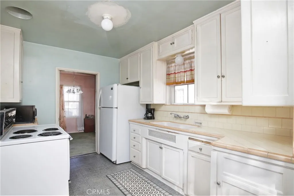 Additional image 9 of 1618 W 9th St, Santa Ana, CA 92703