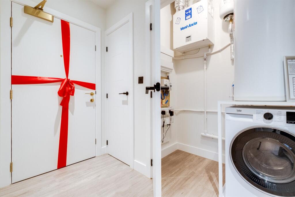 Additional image 12 of Ashted Wharf, Glasswater Locks, B4