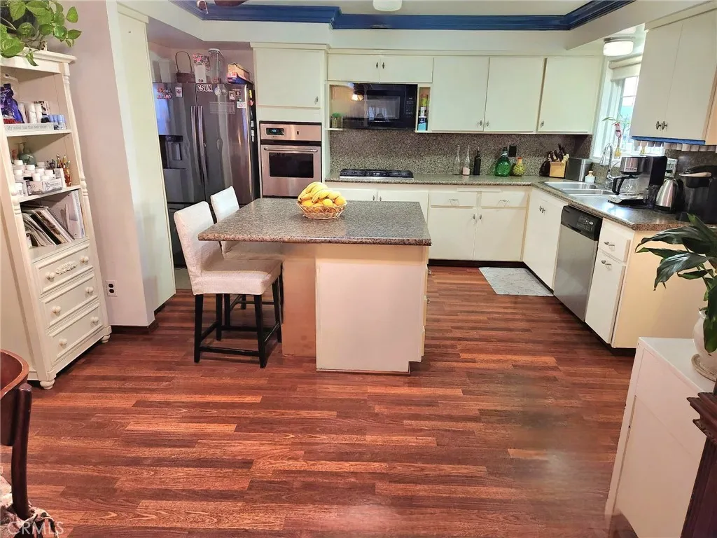 Additional image 85 of 19755 Steinway Street, Canyon Country, CA 91351