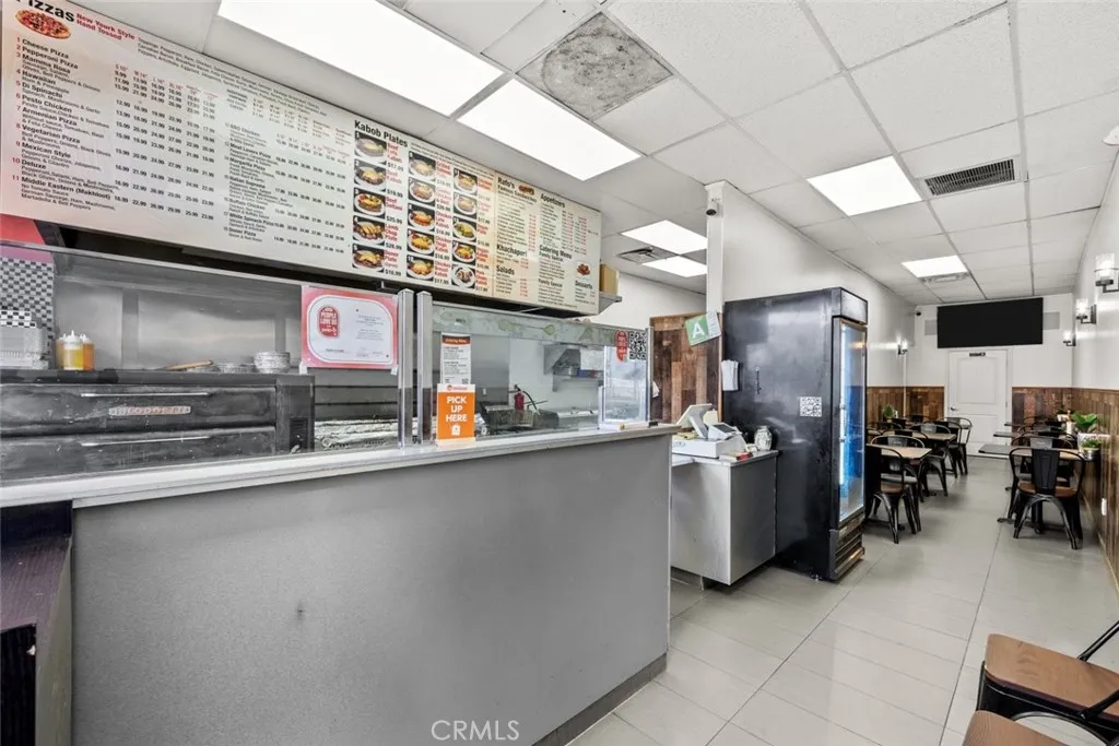 Additional image 17 of 101 N Victory Boulevard Unit E, Los Angeles, CA 91502