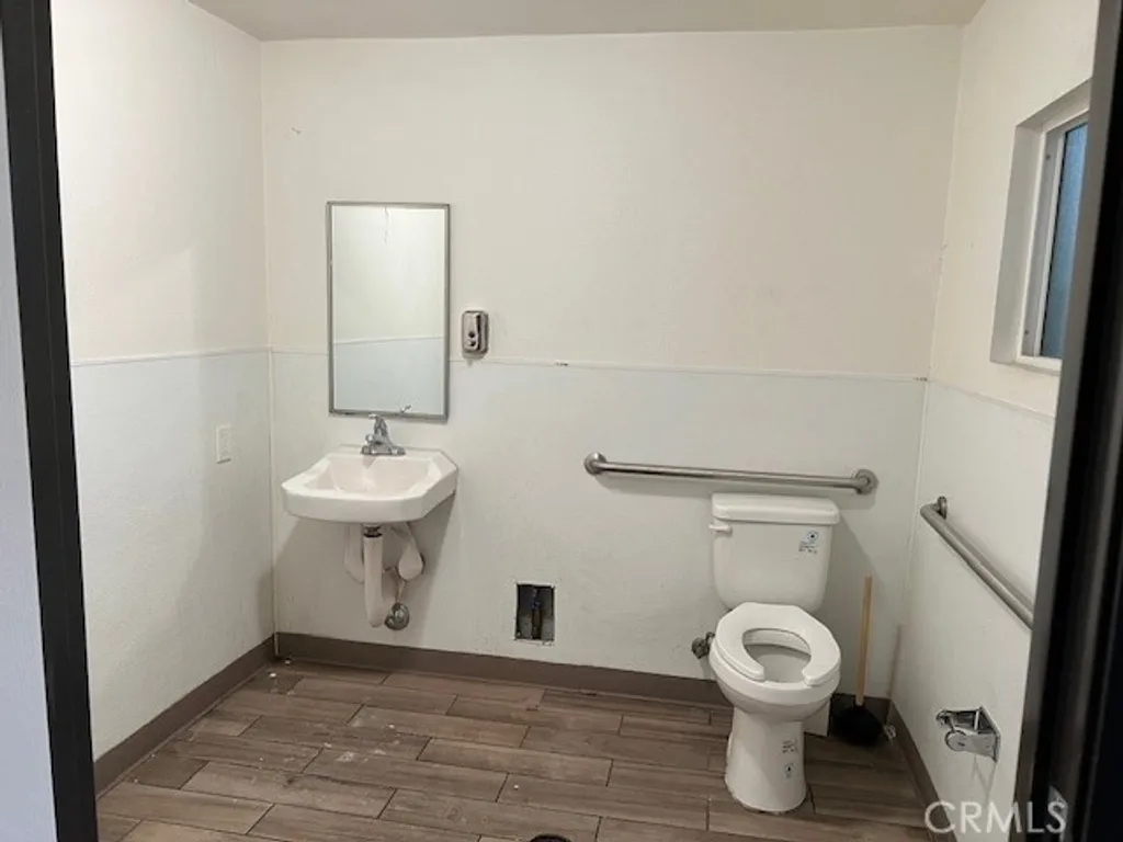 Additional image 8 of 504 S Harbor Blvd, Fullerton, CA 92832