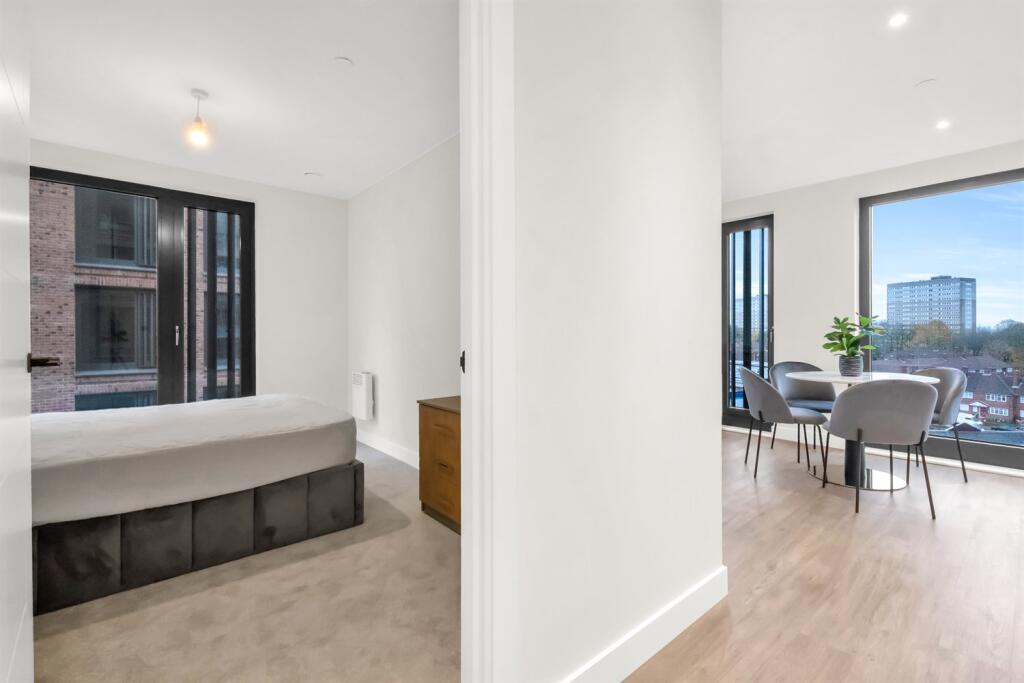 Additional image 4 of Ashted Wharf, Glasswater Locks, B4