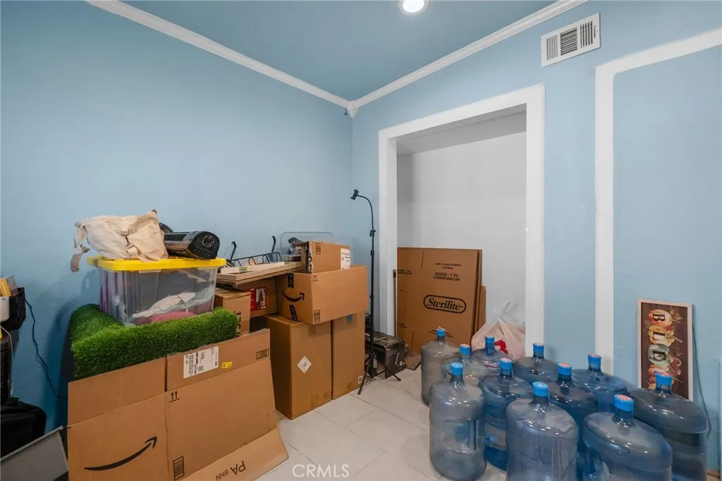 Additional image 37 of 826 W Main St, Riverside, CA 92507