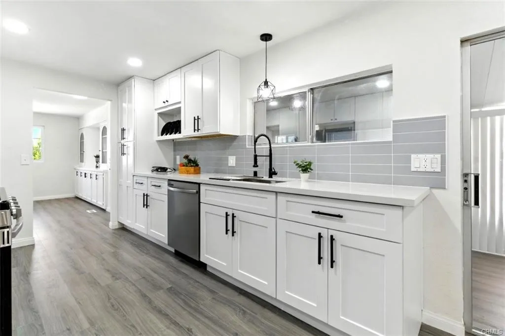 Additional image 2 of 900 Santa Clara Cir, Hemet, CA 92543