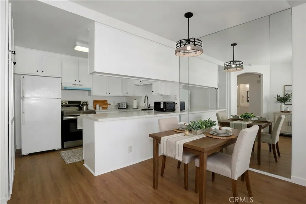 Additional image 4 of 6815 Remmet Unit 311, Canoga Park, CA 91303