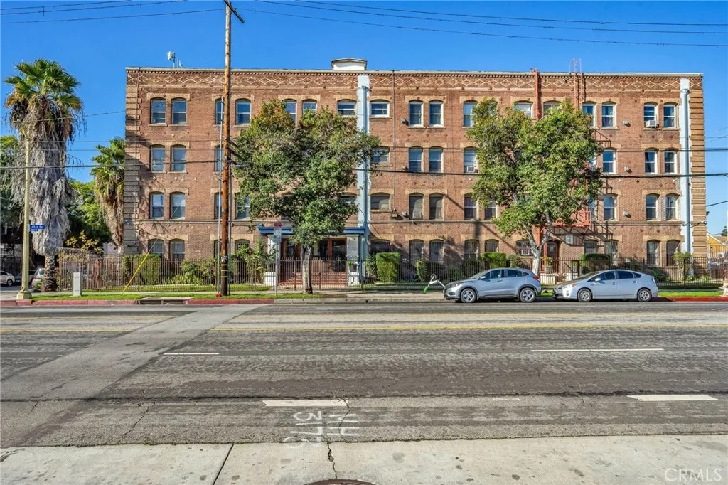 Additional image 16 of 4125 S Figueroa Street Unit 218, Los Angeles, CA 90037
