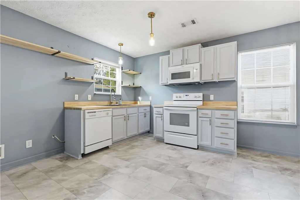 Additional image 11 of 302 N 6th Avenue, Lanett, AL 36863