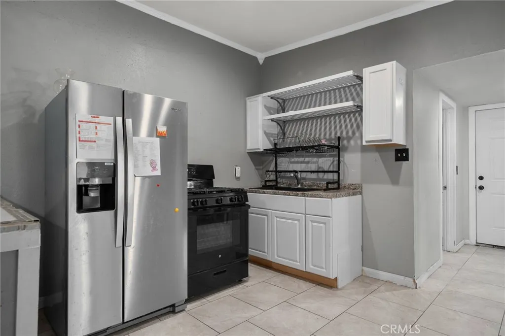 Additional image 85 of 826 W Main St, Riverside, CA 92507