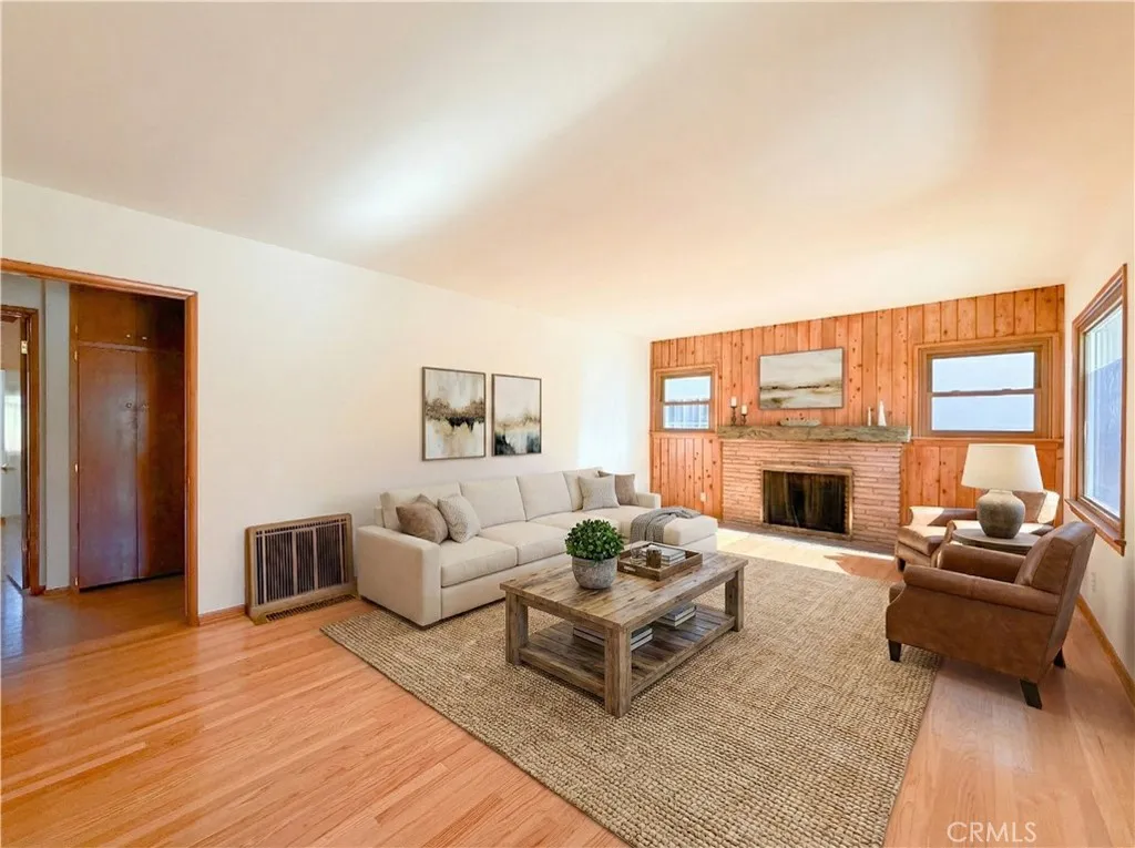 Additional image 3 of 22137 Ybarra, Woodland Hills, CA 91364