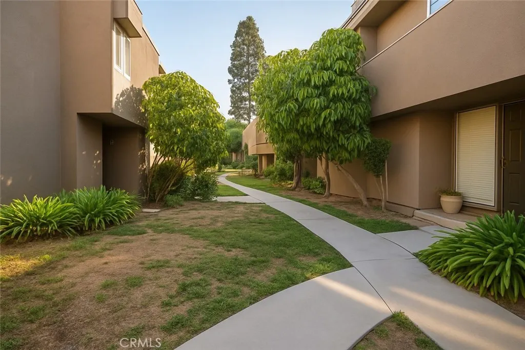 Additional image 3 of 18110 Killion Street Unit 2, Tarzana, CA 91356