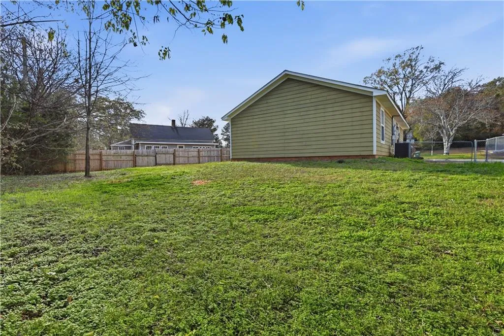 Additional image 38 of 302 N 6th Avenue, Lanett, AL 36863