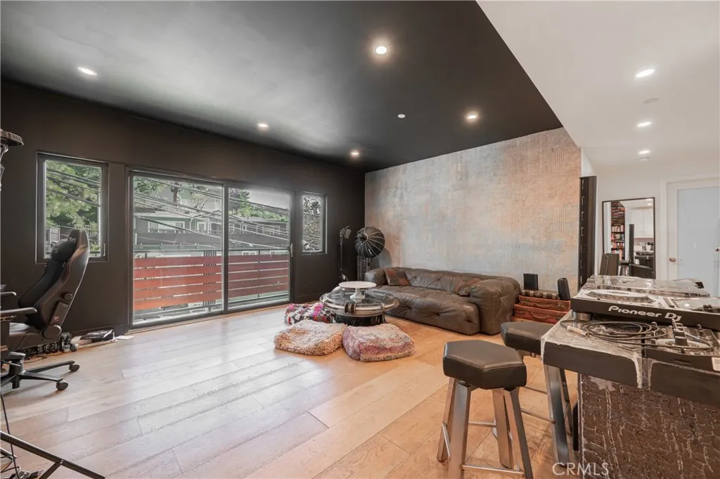 Additional image 6 of 2239 Laurel Canyon Blvd, Los Angeles, CA 90046